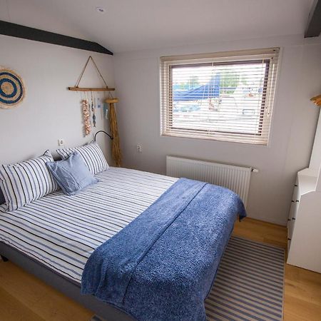 Apartamento Unieke Woonboot In Harlingen Exterior foto