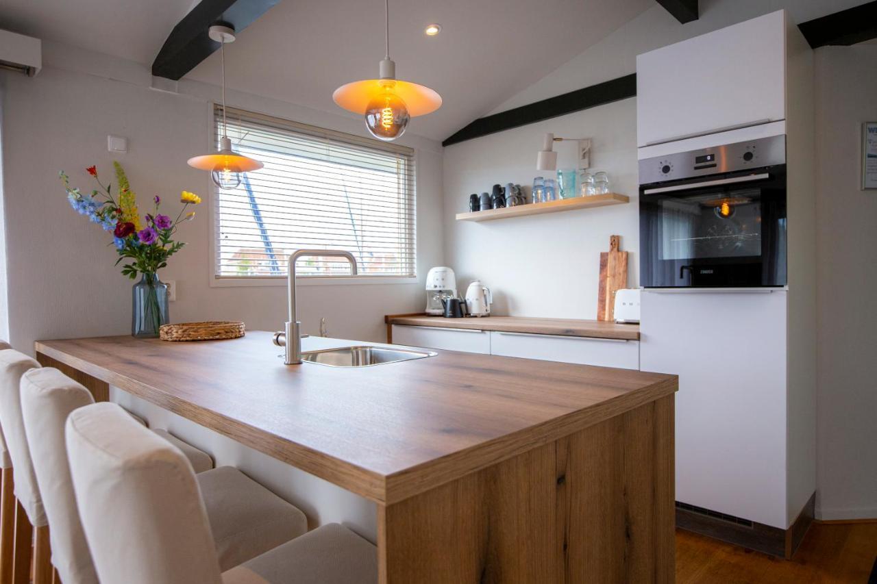 Apartamento Unieke Woonboot In Harlingen Exterior foto