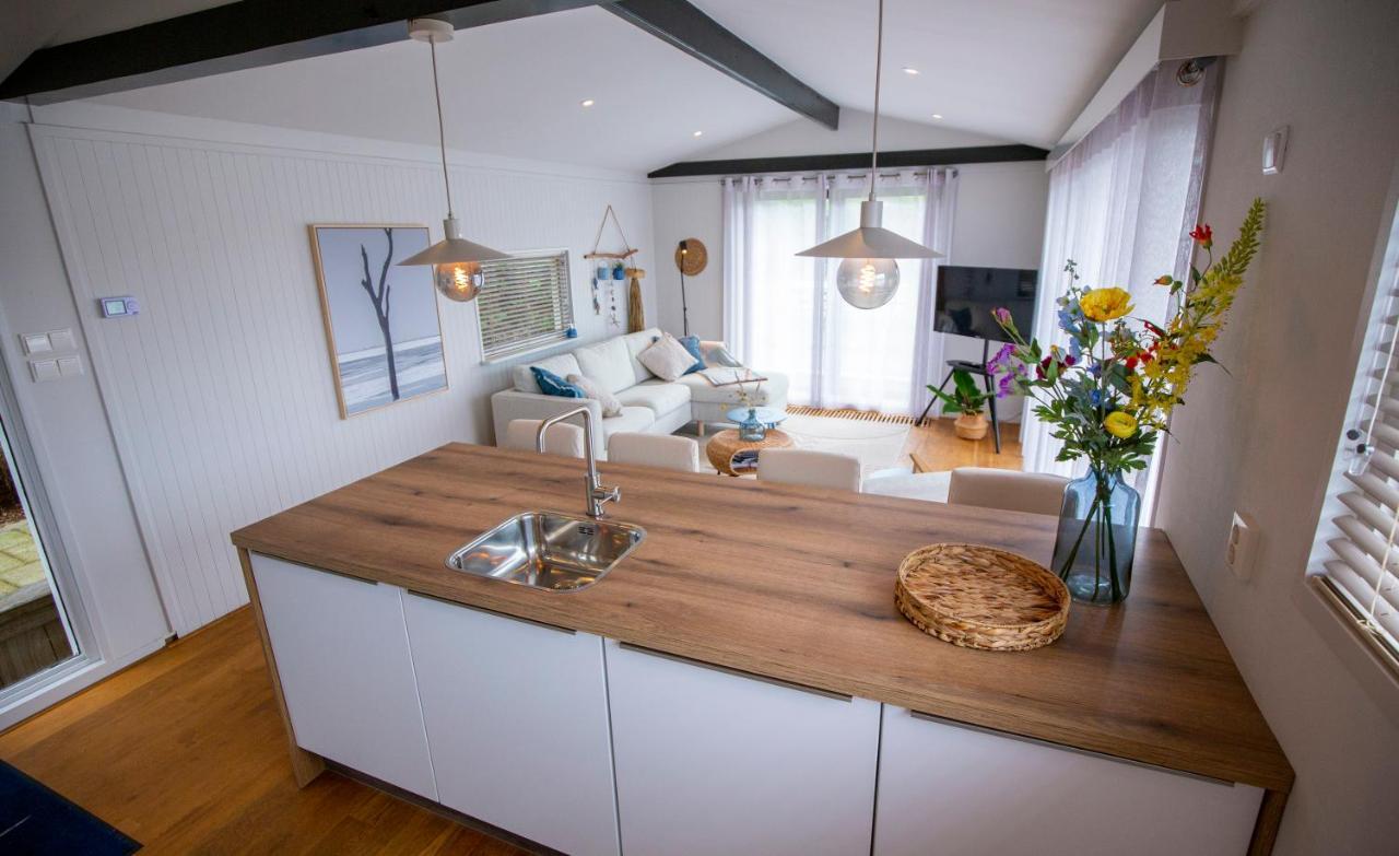 Apartamento Unieke Woonboot In Harlingen Exterior foto