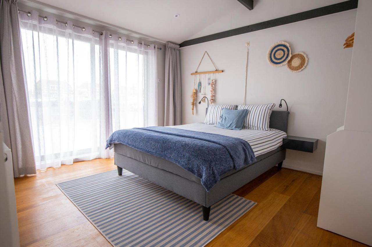 Apartamento Unieke Woonboot In Harlingen Exterior foto